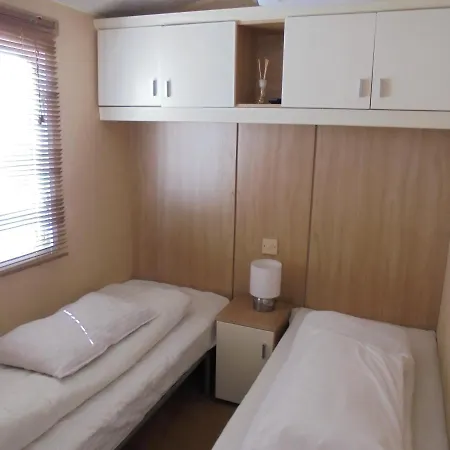 Golden Palm : Le Cottage Gold 8 Berth, Panel Heated Chapel Saint Leonards Exterior photo