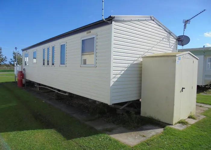 Golden Palm : Le Cottage Gold 8 Berth, Panel Heated
