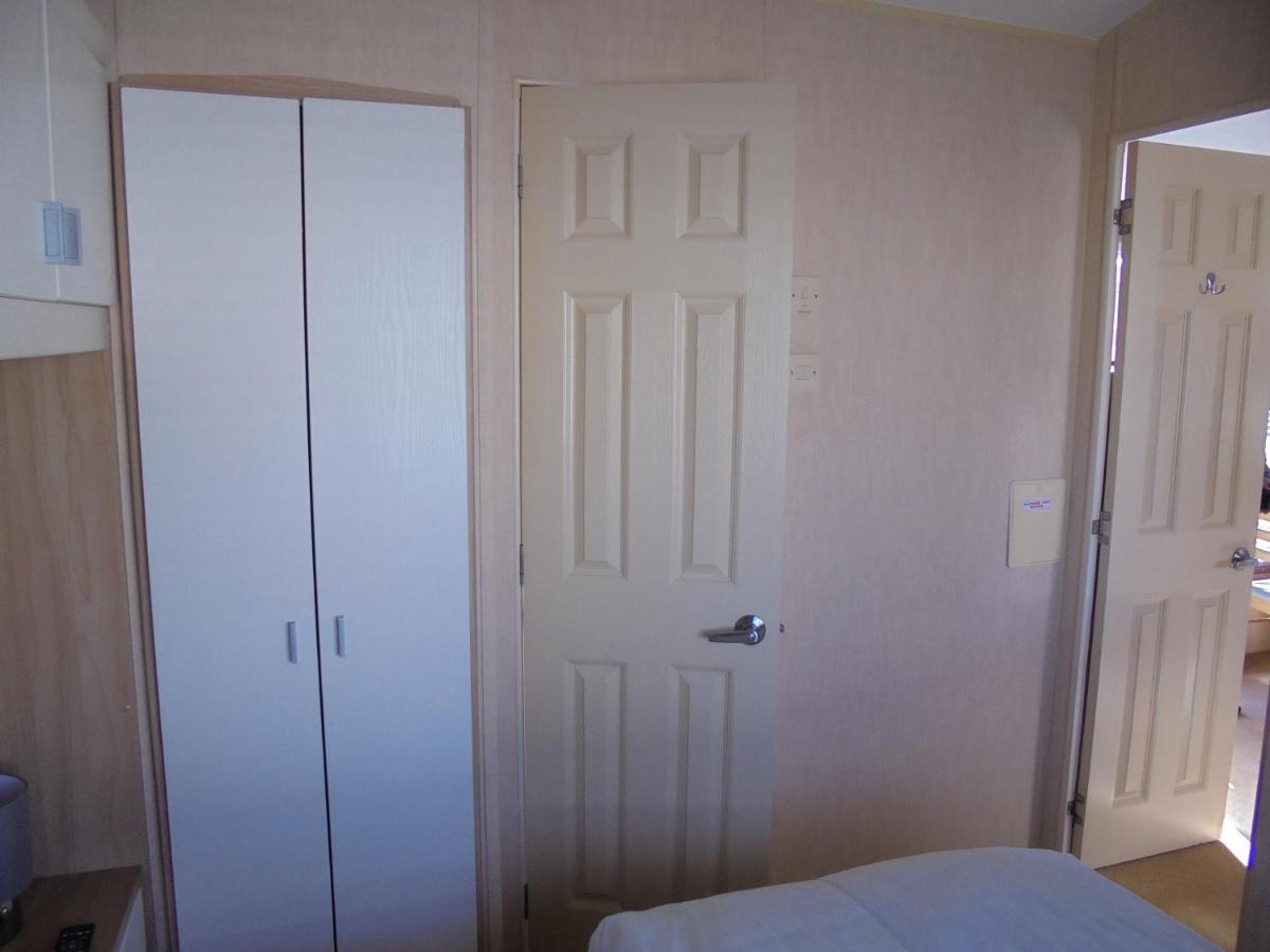 Golden Palm : Le Gold 8 Berth, Panel Heated Apartment Chapel Saint Leonards